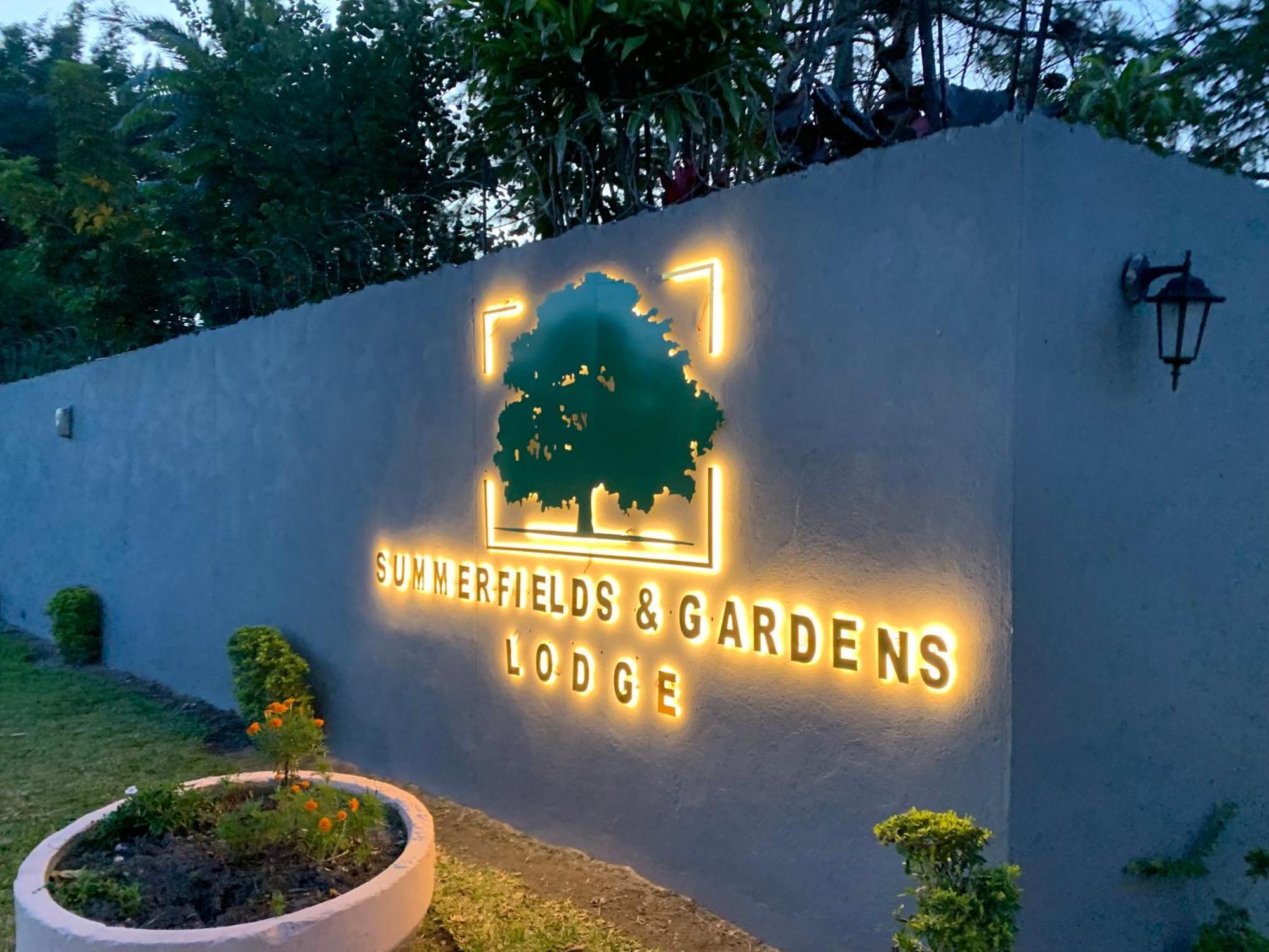 Summerfields & Gardens Lodge Kitwe Extérieur photo