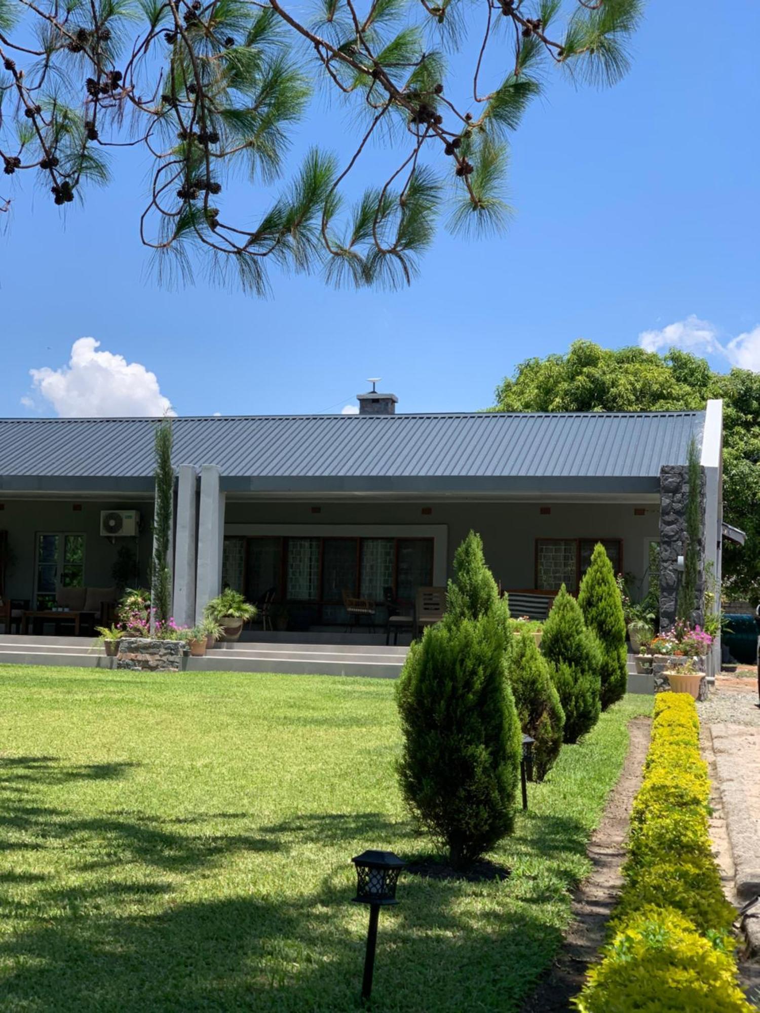 Summerfields & Gardens Lodge Kitwe Extérieur photo