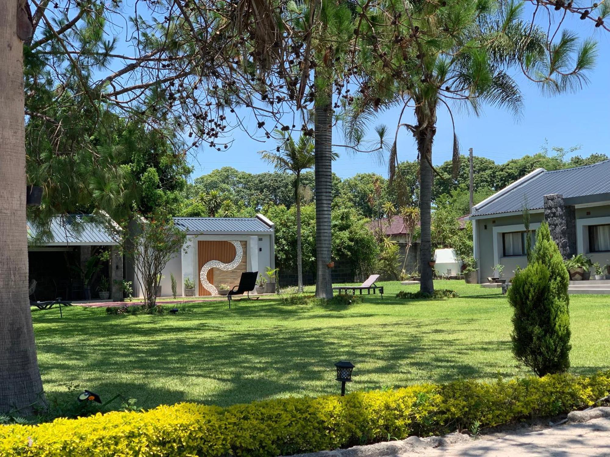 Summerfields & Gardens Lodge Kitwe Extérieur photo